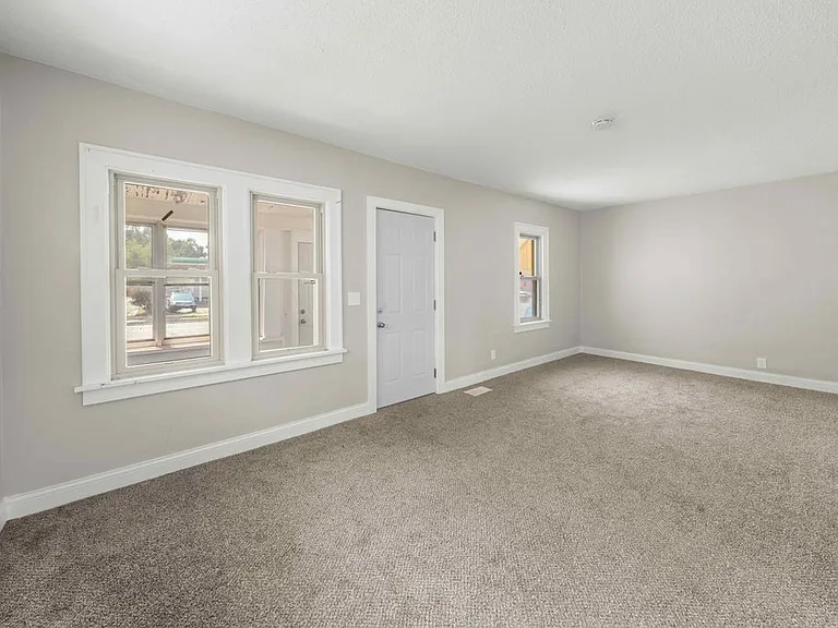 1789 Maryland Ave E — Photo 13