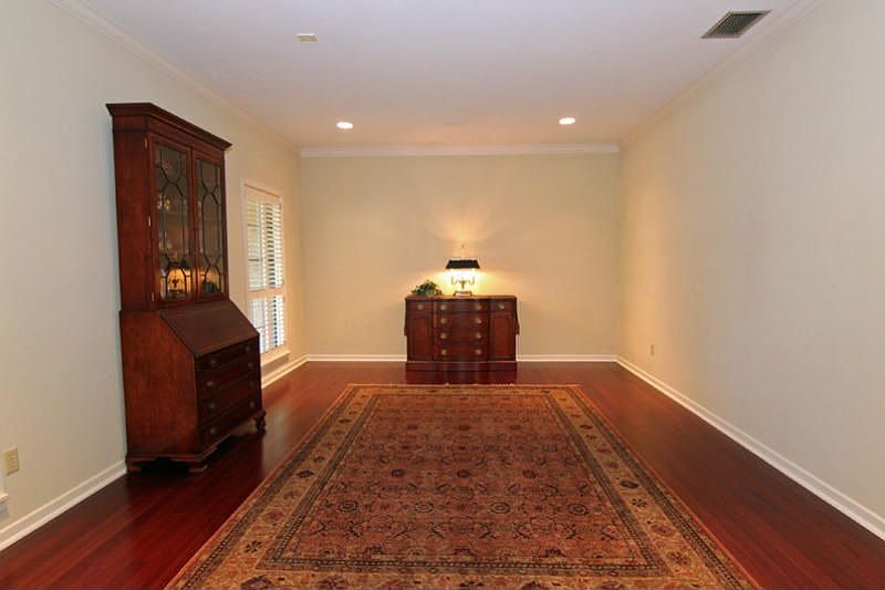 1st image of 4901 Greenbriar Dr