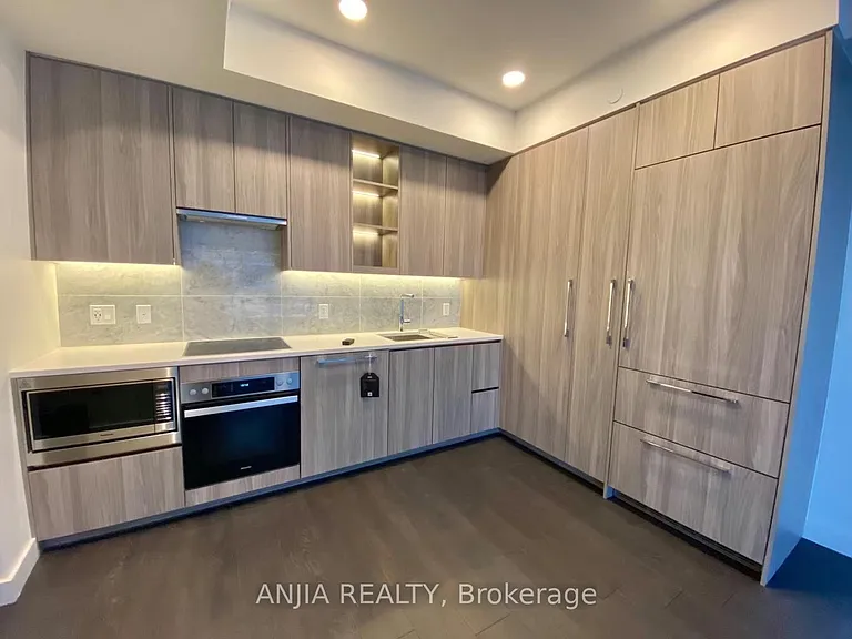95 McMahon Dr #2106 — Photo 2