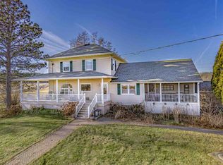 15283 Trask Bridge Rd, Pecatonica, IL 61063