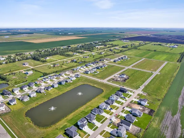 10210 73rd St S, Horace, ND 58047