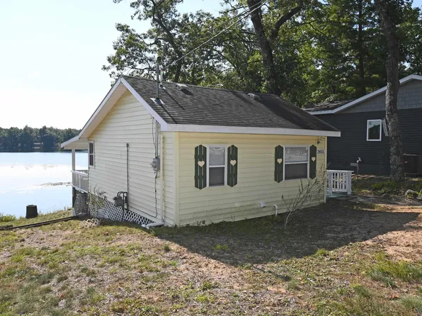 2855 Island Lake Dr, National City, MI 48748