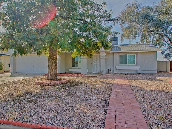 2nd image of 2307 E Fairview Cir