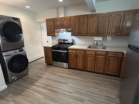 3rd image of 50 Willow Ln
