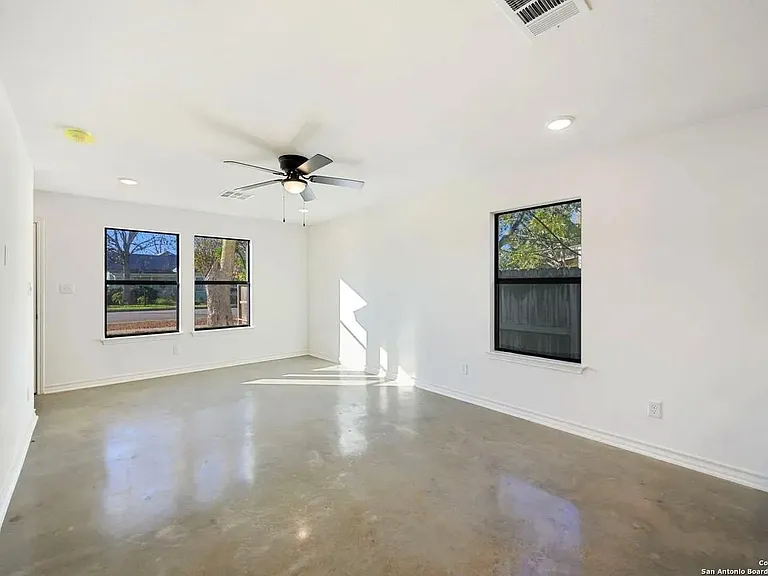 543 Delmar St #101 — Photo 9