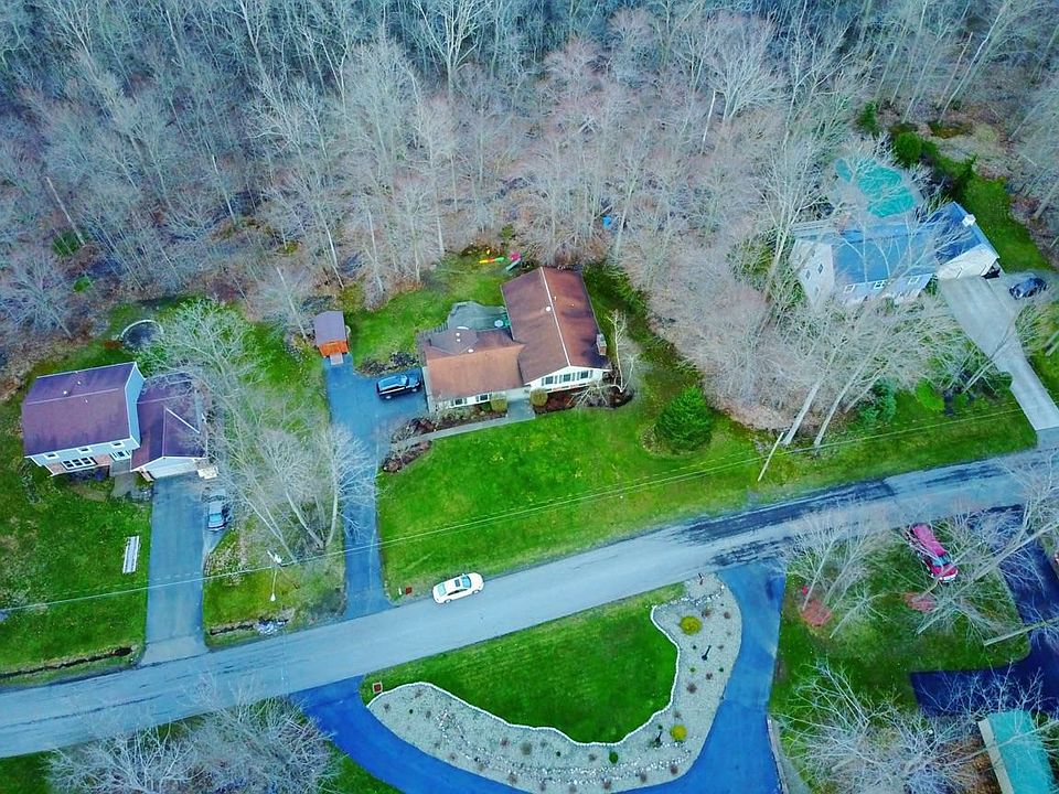 1st image of 15 Fairwood Dr