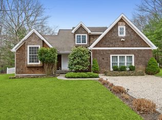 68 Peconic Hills Dr, Southampton, NY 11968