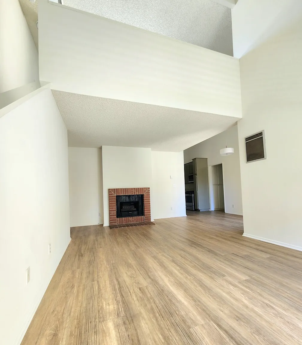 2 bed, 2.0 bath, $3,350 — Photo 2