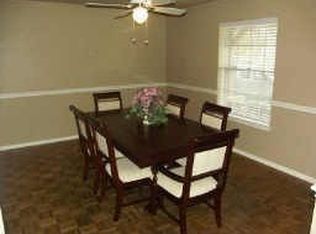 302 Maplewood Dr, Friendswood, TX 77546