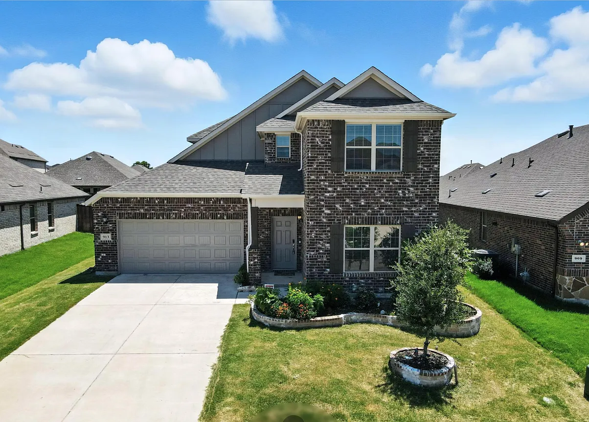 4 bed, 2691 sqft, $2,995 — Photo 3