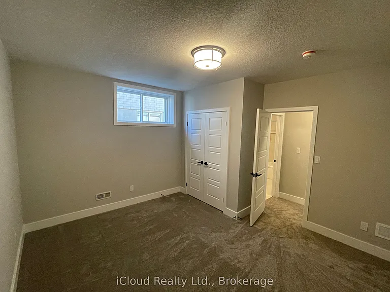 27 Hollybrook Trl #LOWER — Photo 7