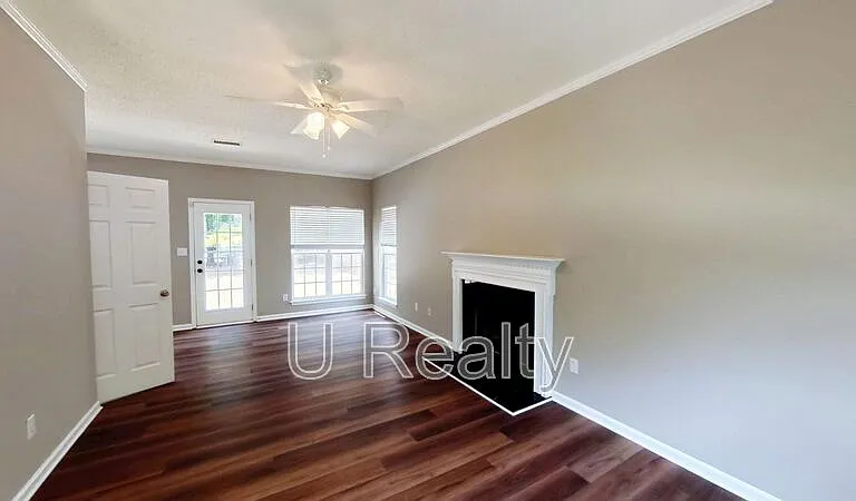 7236 Rock Island Rd — Photo 2