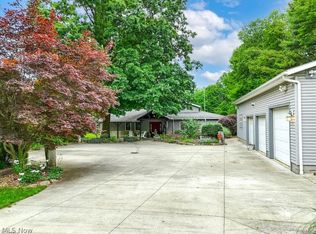 3463 Fairway Dr, Barberton, OH 44203