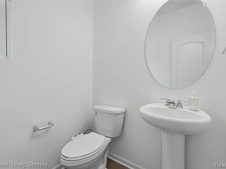 43034 Atwood Ave — Photo 13