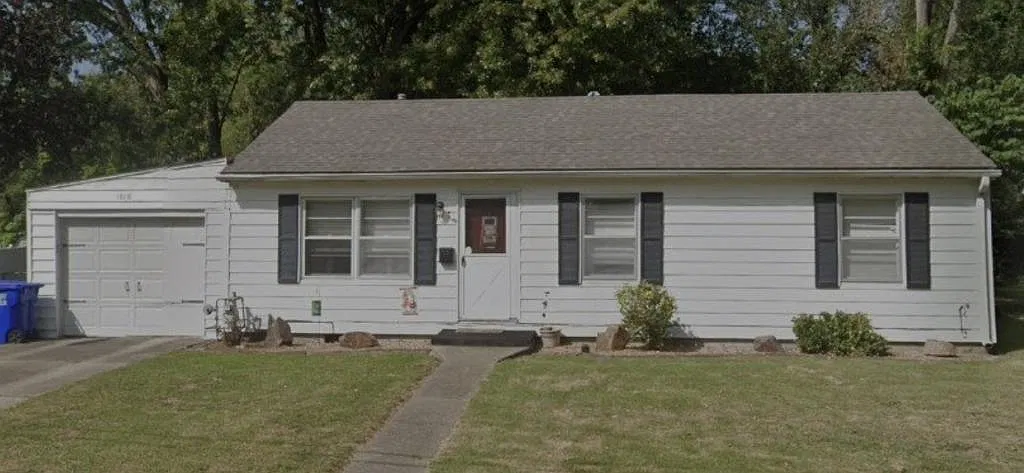 1010 Sue Lane — Photo 1