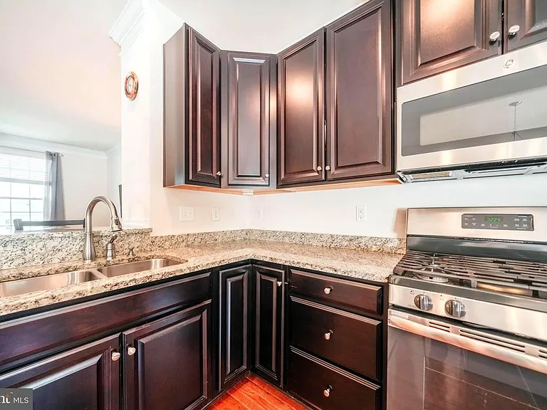 2111 Elm Tree Knl — Photo 10