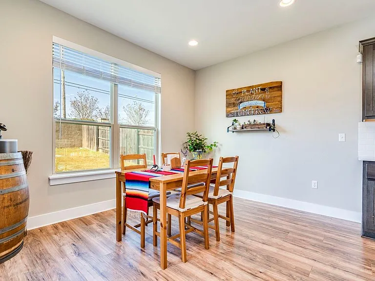 9500 Hunter Ln — Photo 11