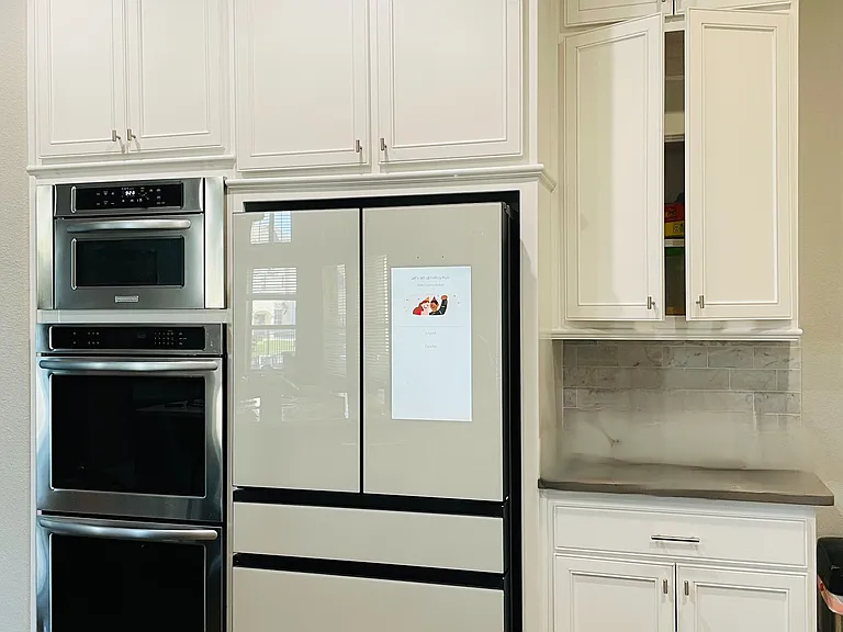 Smart WIFI BeSpoke Refrigerator Touch Screen, listen to music, watch youtube or live TV. Spacious inside.