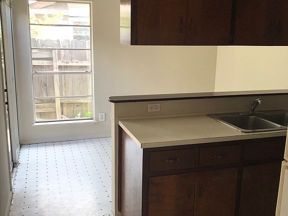 3rd image of 428 Chisholm Valley Dr #428