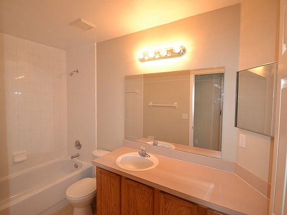 4th image of 13121 Baneberry Ct