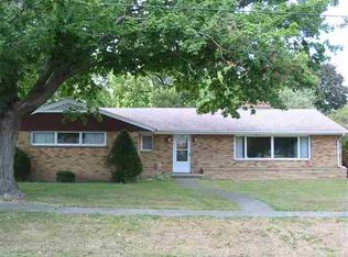 201 South St, Lena, IL 61048