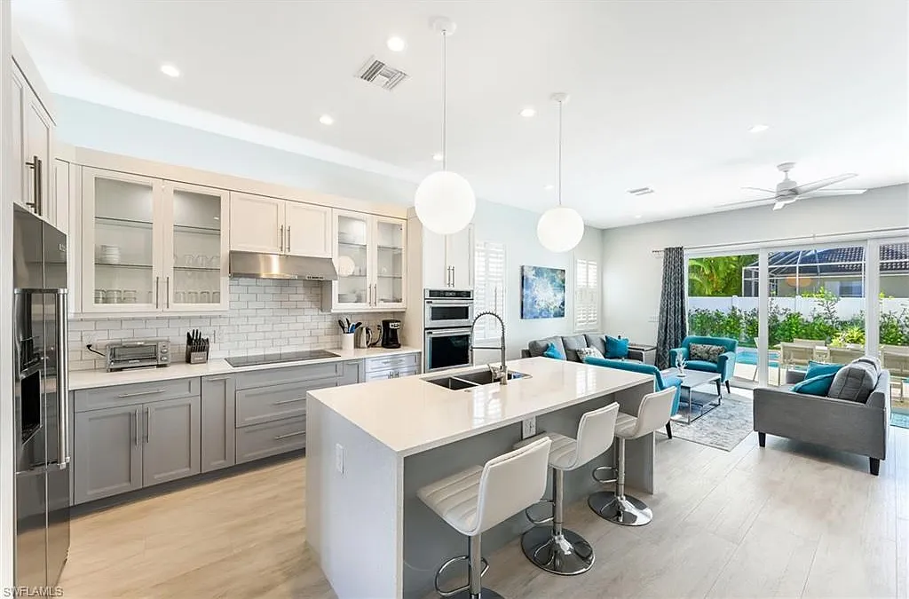4 bed, 4.5 bath, 3350 sqft, $25,000 — Photo 1
