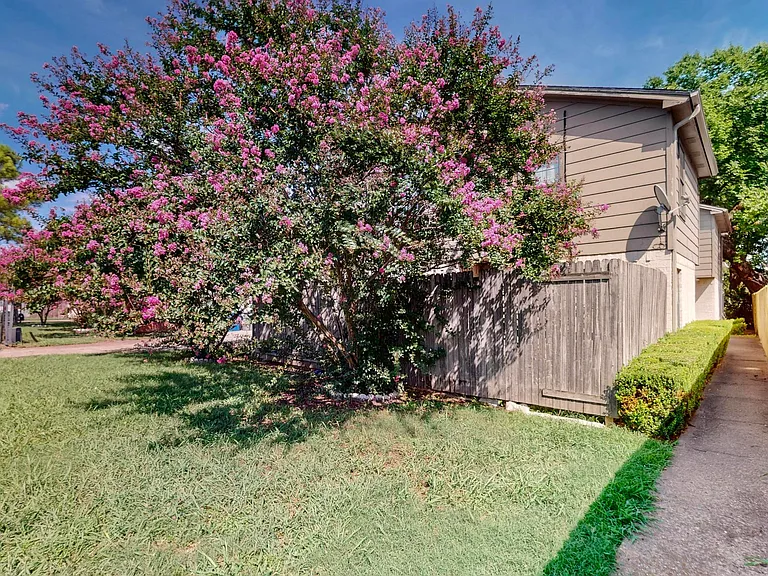 5322 Columbia Ave — Photo 22