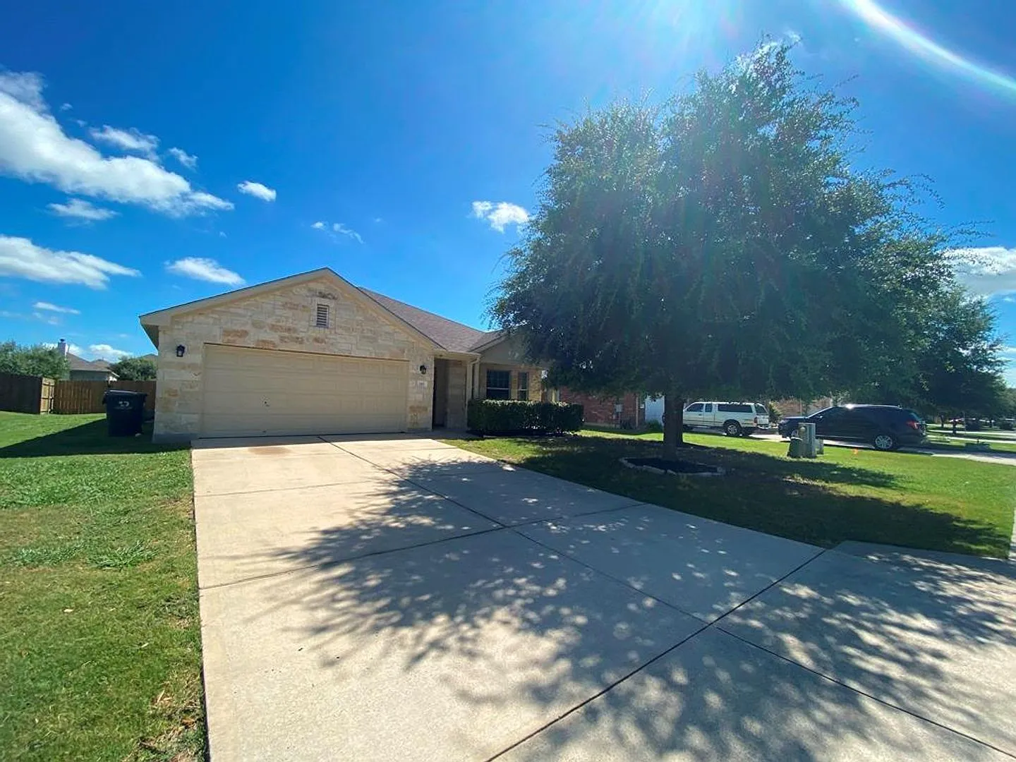 A warm, inviting home in the heart of Kyle's sought-after community! — Photo 2