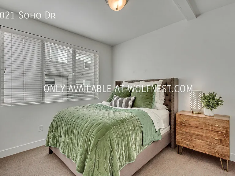 1021 Soho Dr — Photo 21