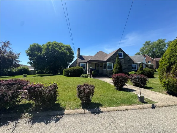 936 Gary Ave, Clairton, PA 15025