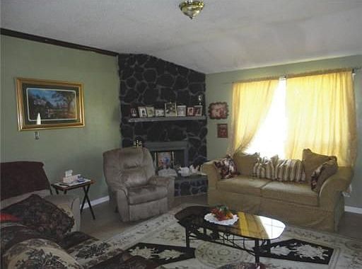 4th image of 266 Riverview Dr
