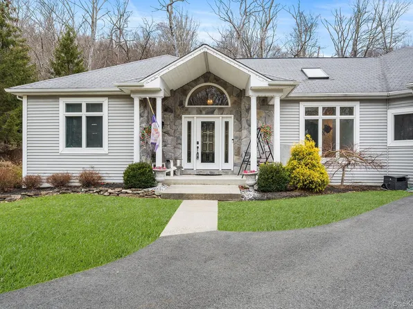 16 Katavolos Drive, Tomkins Cove, NY 10986