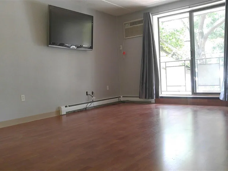 301 Lowell St #11 — Photo 2