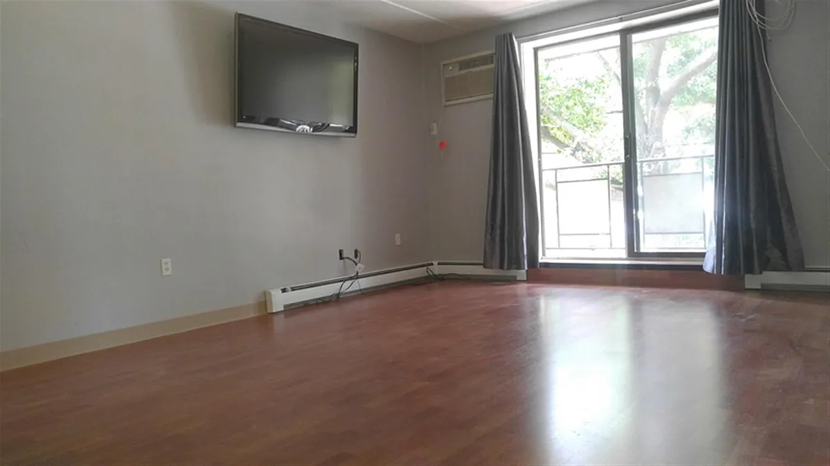 Building Photo - 301 Lowell St #11