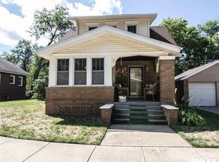 7 Rosenberg Ct, Pekin, IL 61554