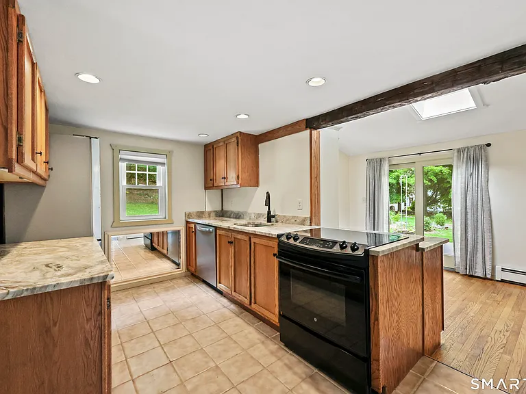 917 Hopewell Rd — Photo 4