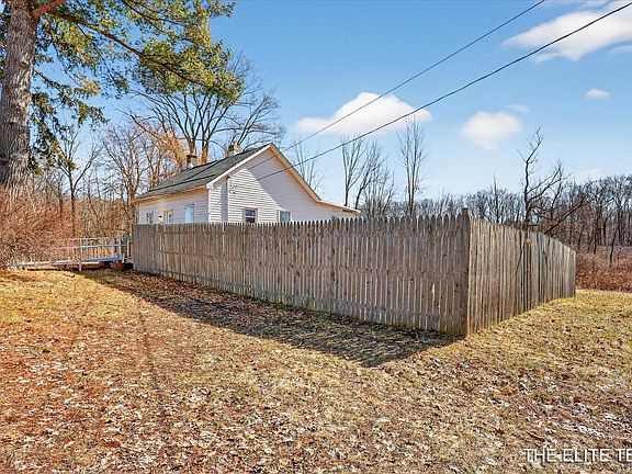 3rd image of 343 W Long Lake Rd