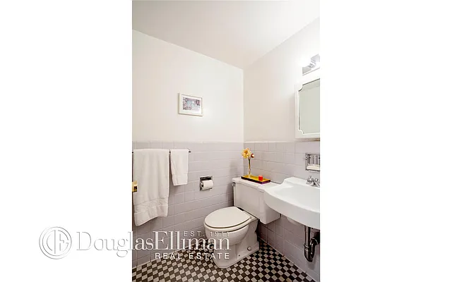 Sold by Douglas Elliman | media 25