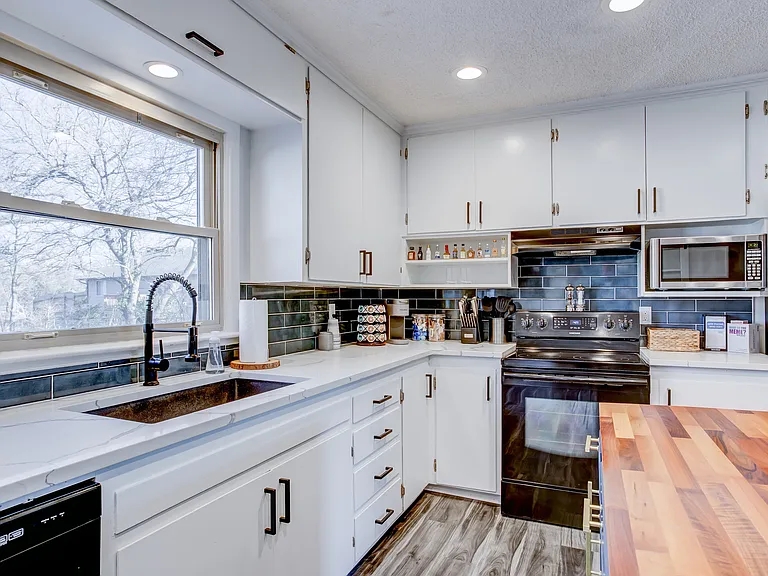 1734 S Lark Ln — Photo 13
