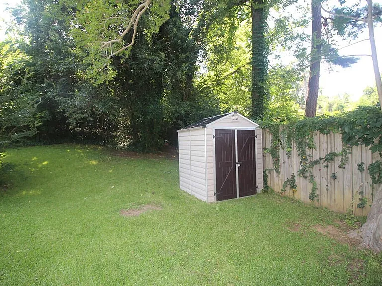 818 Ona Dr — Photo 27
