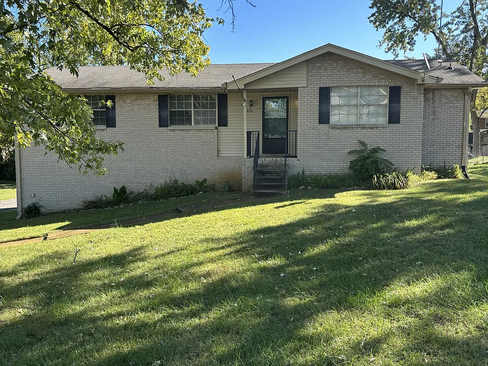 211 Grandview Dr #B