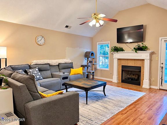 3rd image of 48 Stone Spring Cir