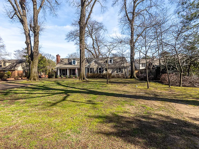 500 Colonial Rd — Photo 32