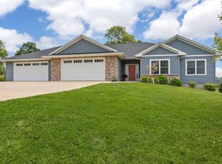 1062 Oak View Ct, Tipton, IA 52772