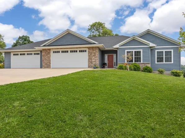 1062 Oak View Ct, Tipton, IA 52772