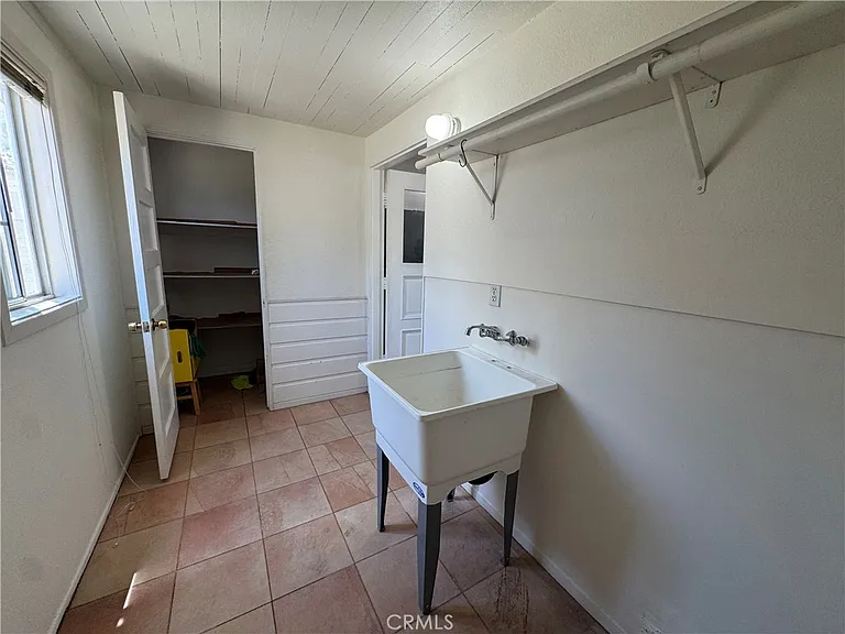 758 W Longden Ave — Photo 10