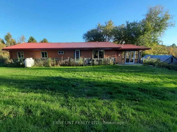 35 Kaladar St, Tweed, ON K0K 3J0