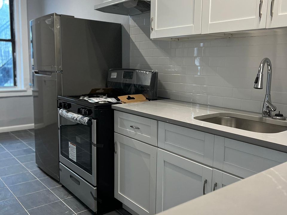 2nd image of 95 Parker St APT 3