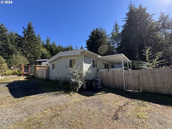 143 Woodglen St, Port Orford, OR 97465