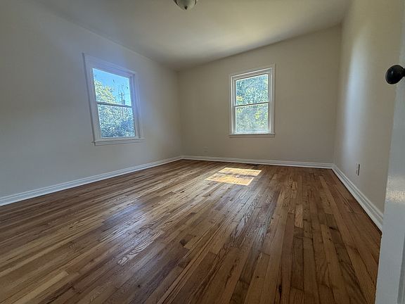 5th image of 535 1st St NE